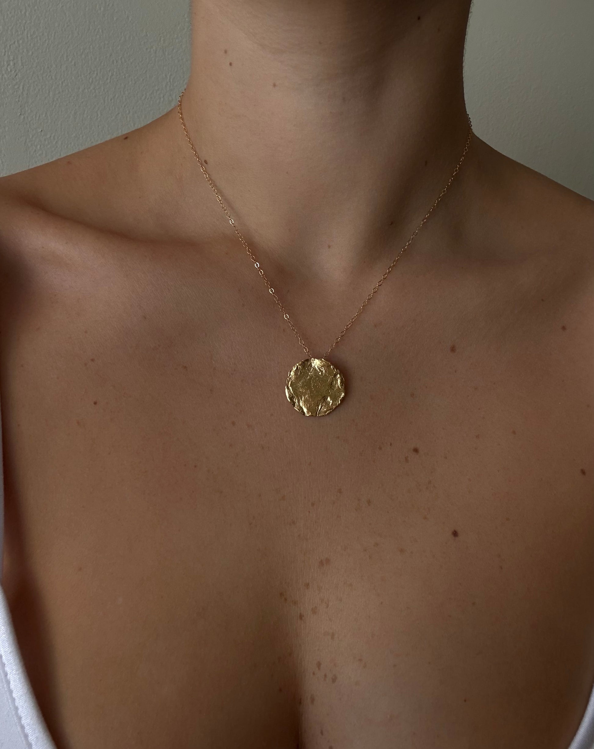 MONA GOLD NECKLACE