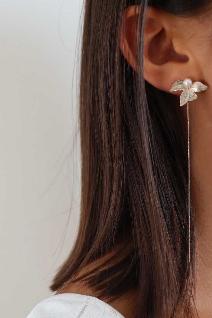 MILA SILVER EARRINGS