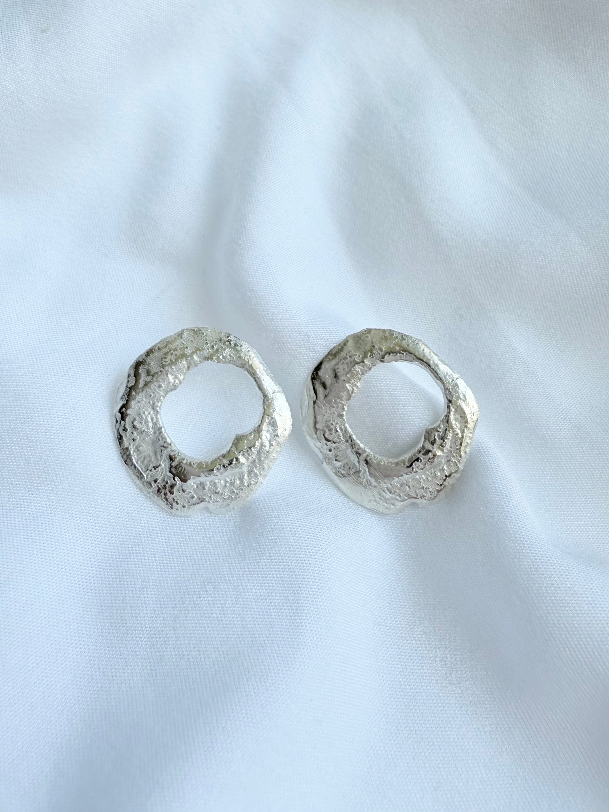 NUMA SILVER EARRINGS