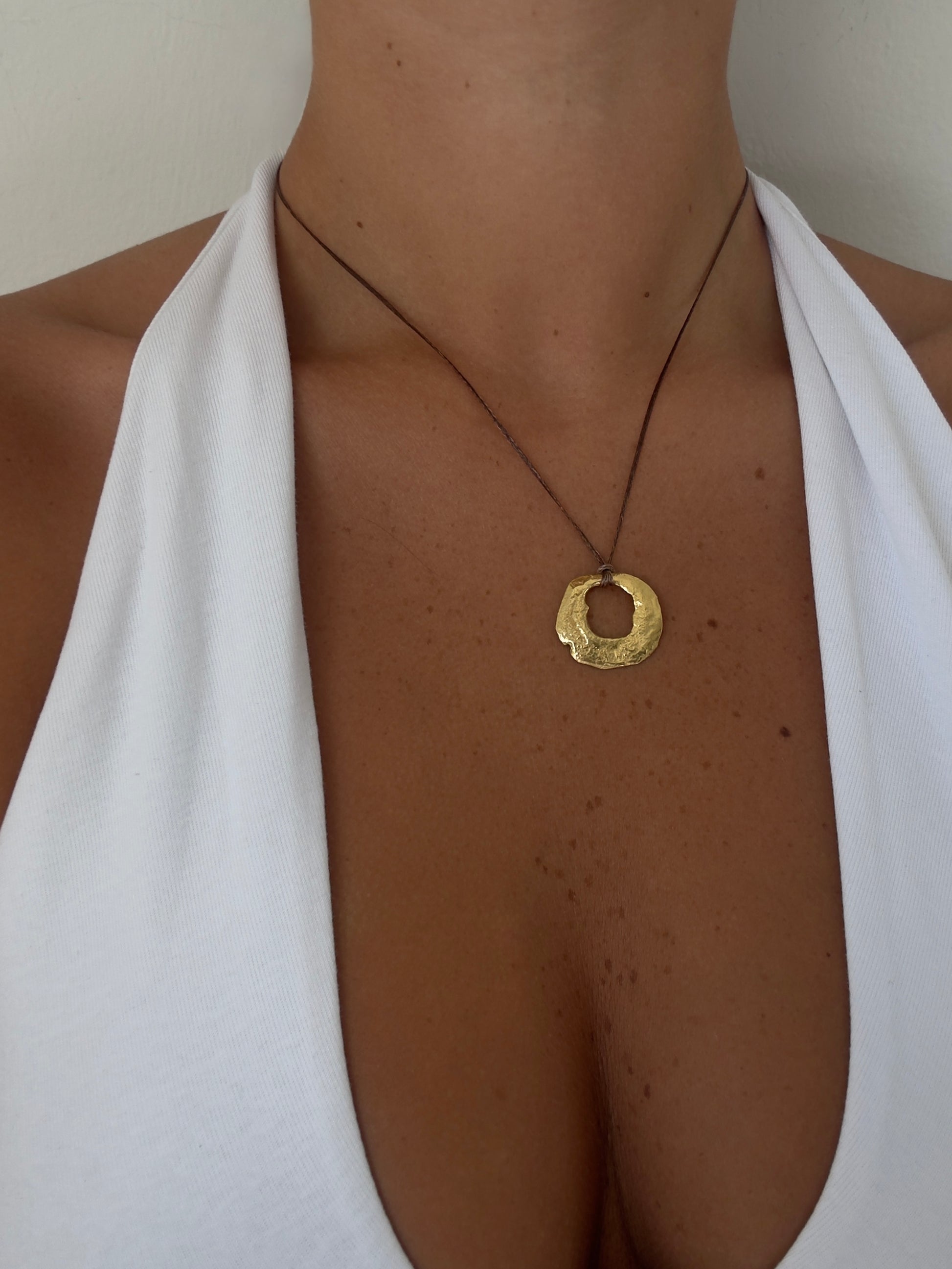 NUMA GOLD NECKLACE