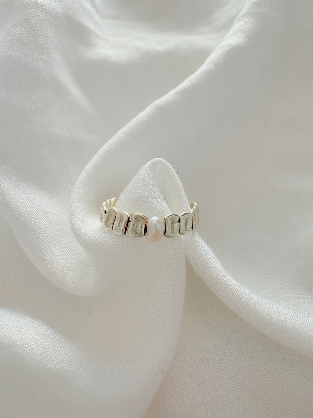 ADRIA SILVER PEARL RING