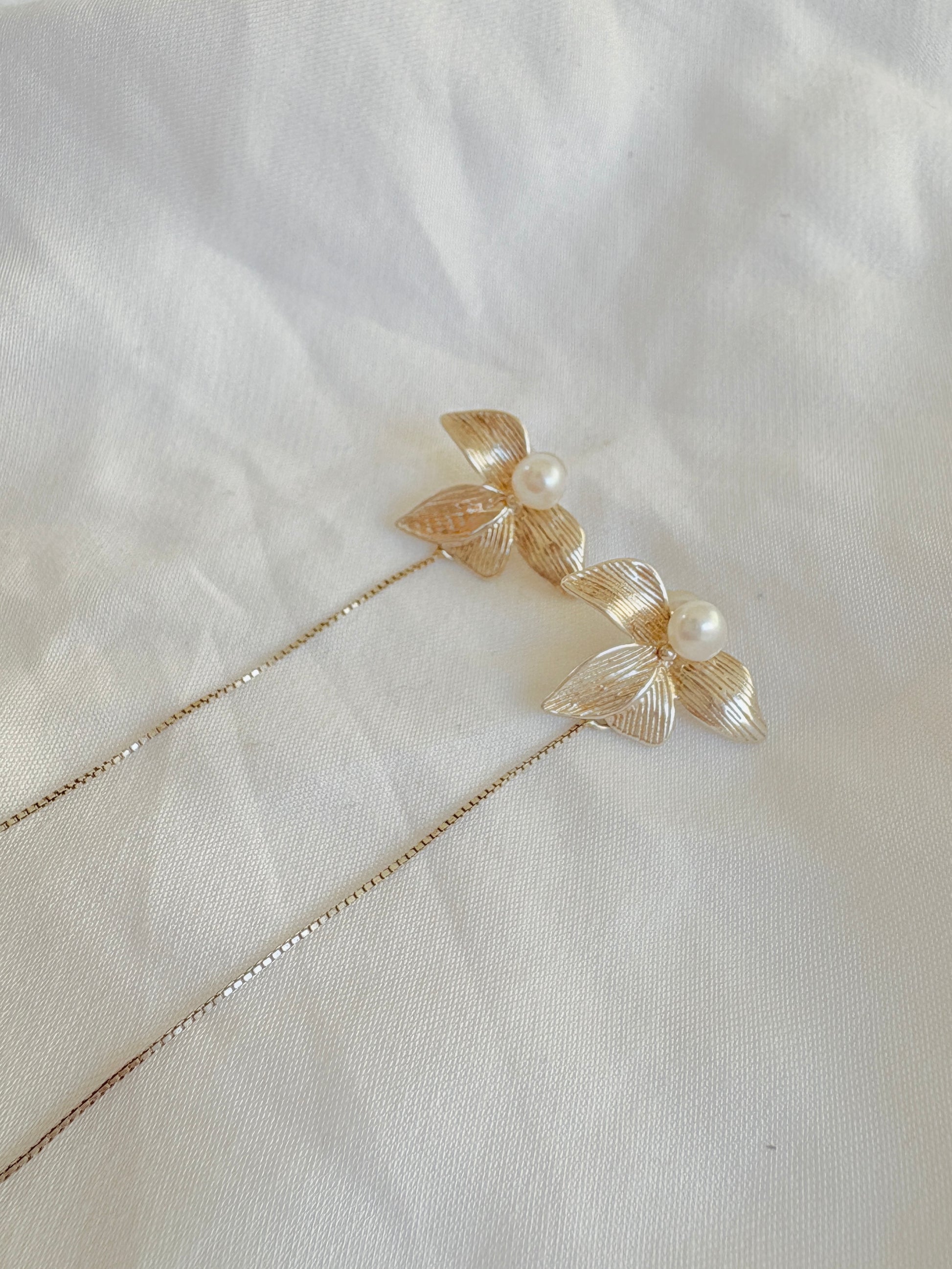 MILA SILVER EARRINGS