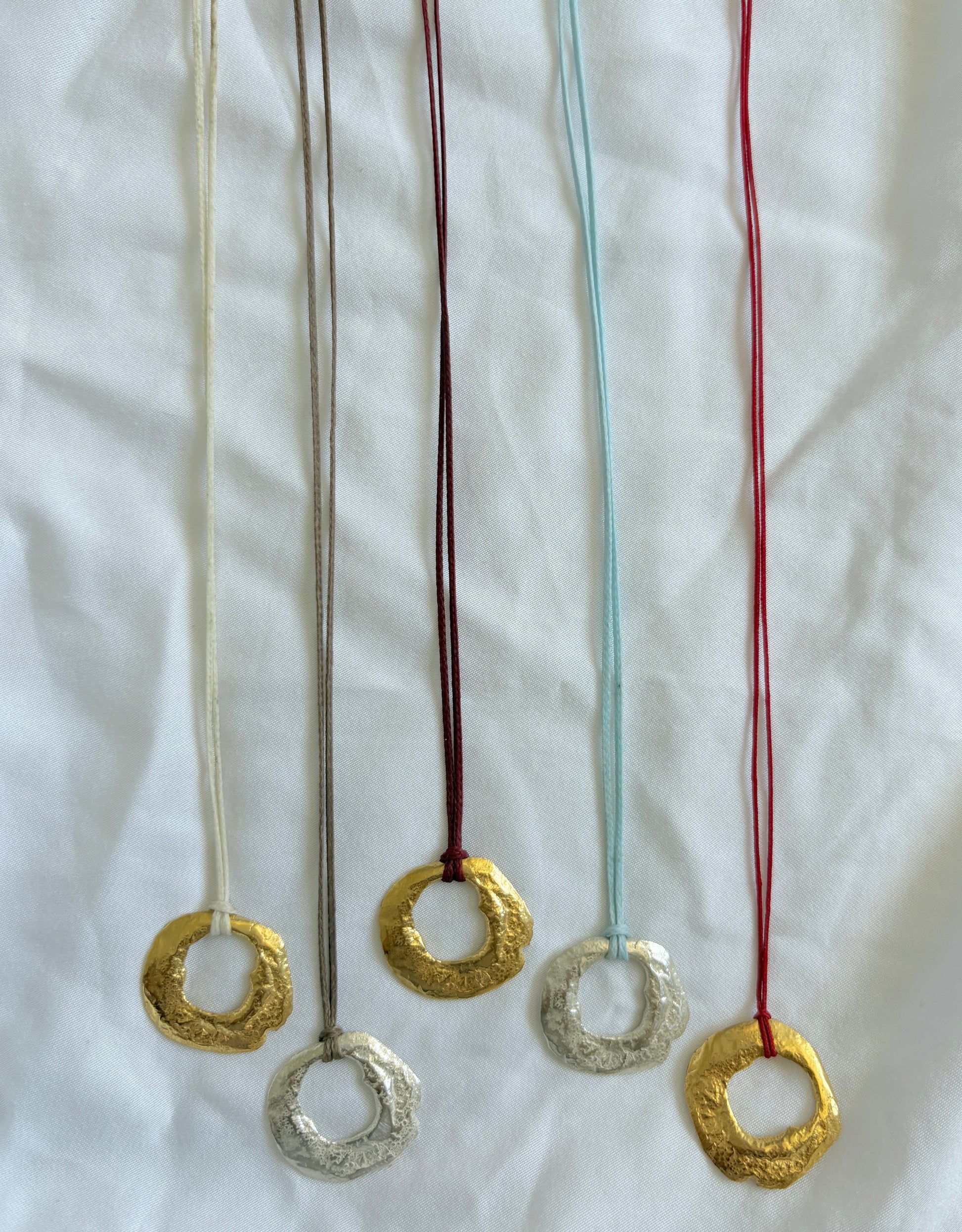 NUMA GOLD NECKLACE